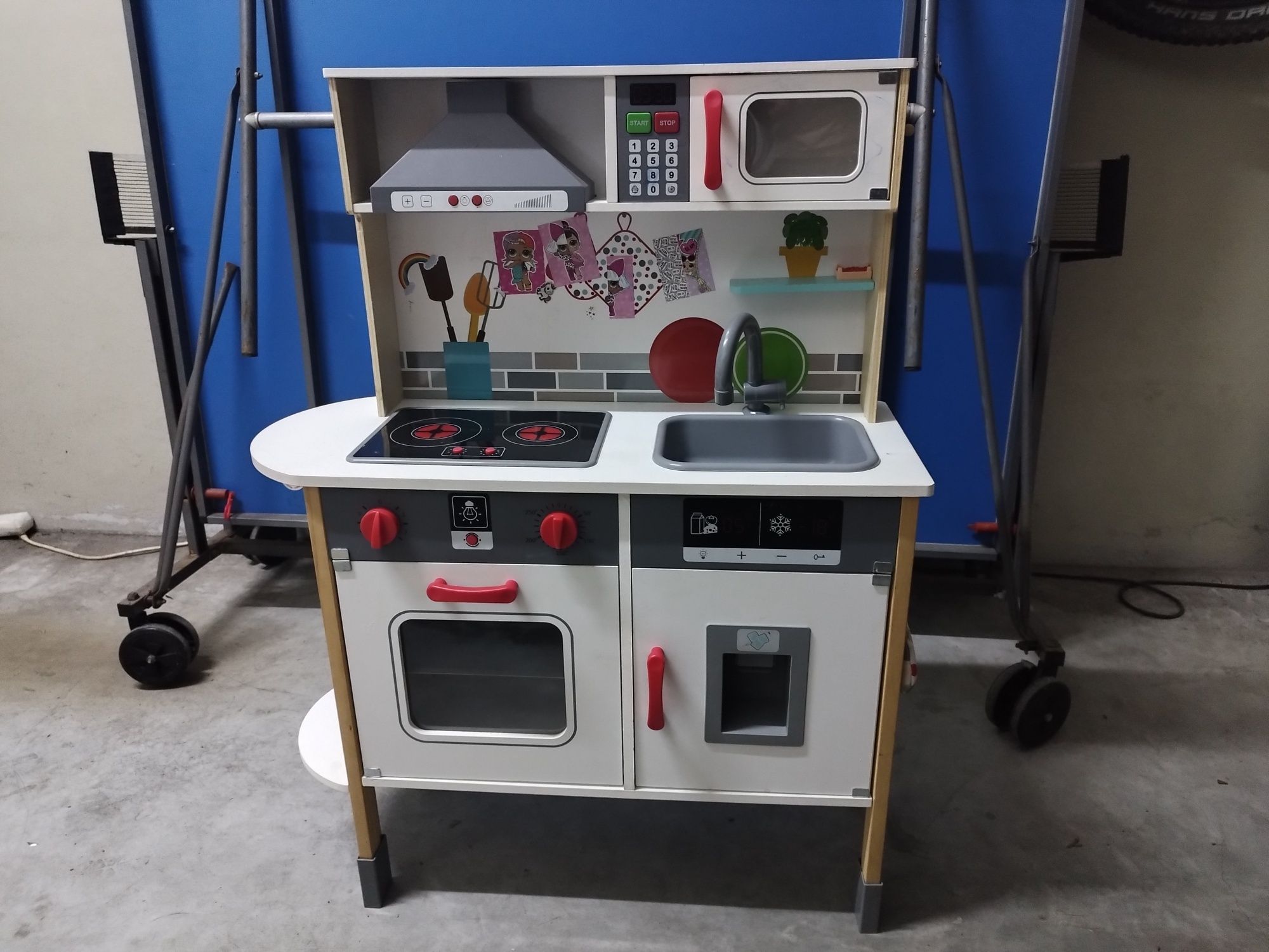 Pack de cozinha e casa de brincar, mais quadro em lousa