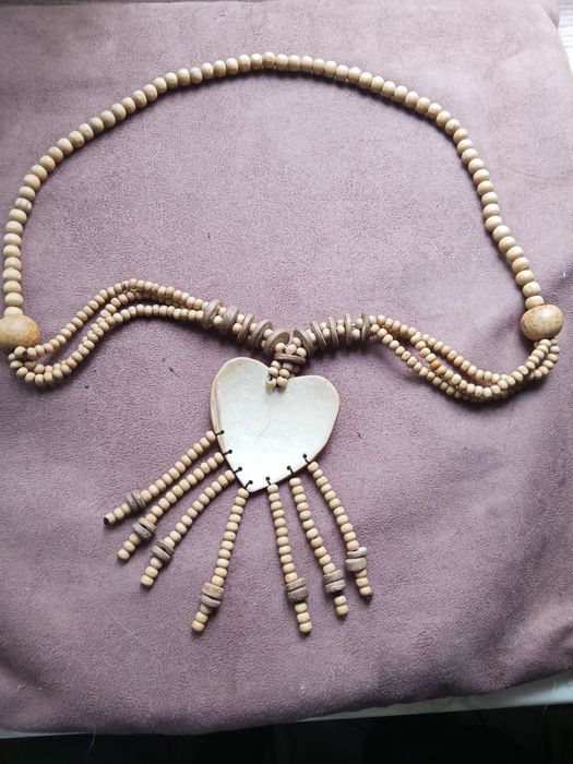 Ожерелье из дерева из Батуми