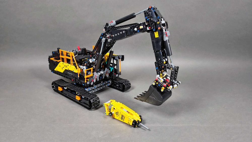 LEGO Technic Koparka Volvo EC500 Hybrid 42215