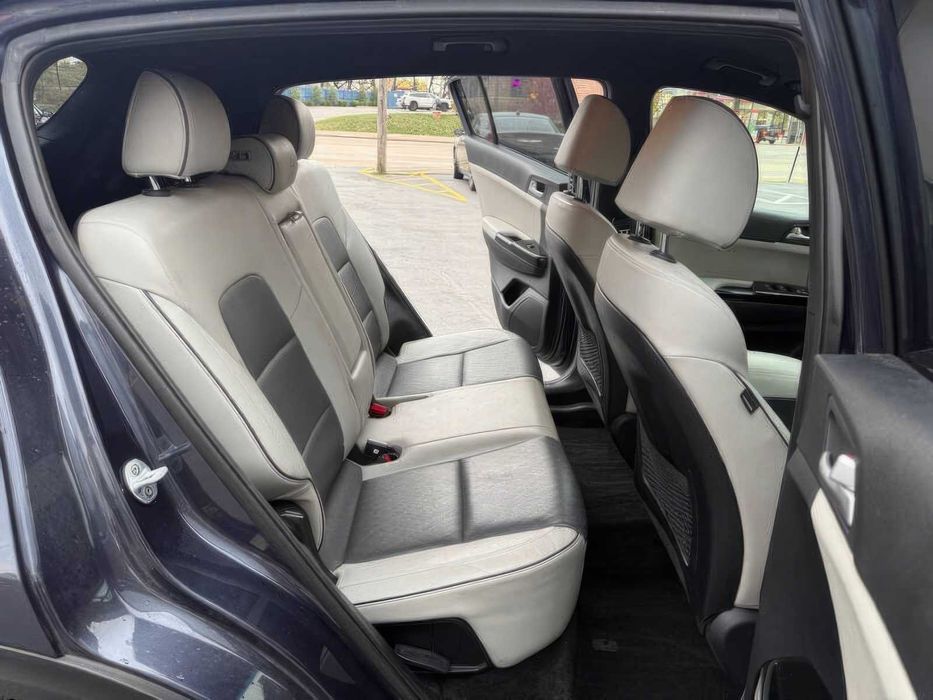 Kia Sportage EX      2019