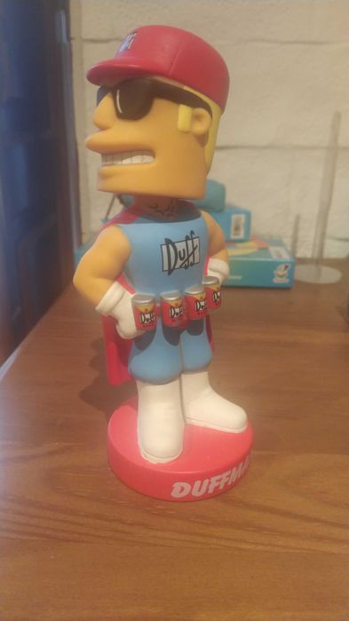 Vendo figuras Simpsons e Family Guy