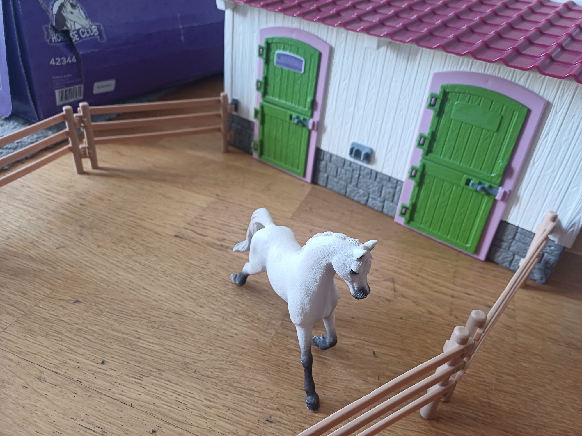 Stajnia Schleich 42344