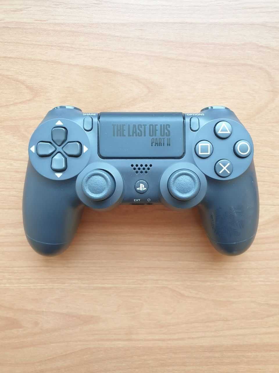 Zestaw PS 4 Pro The Last Of Us Part 2 Edycja Limitowana, 2 pady, gra.