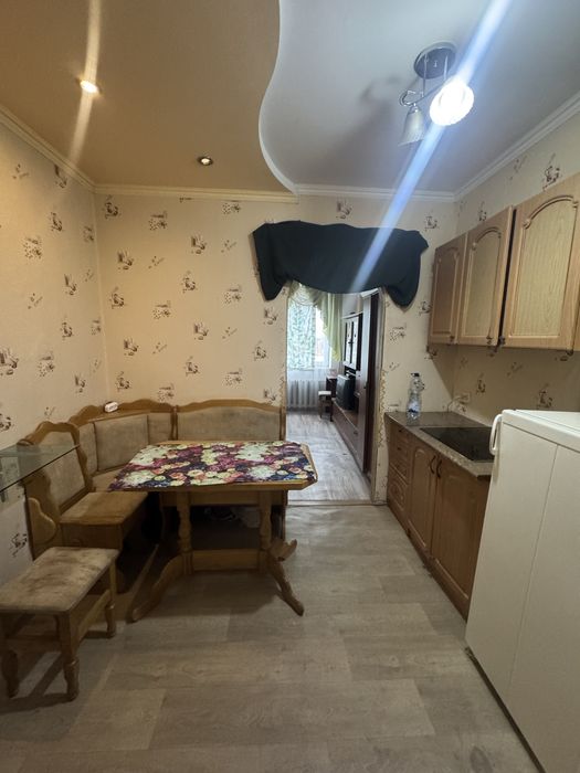 Здається 1 кімнатну квартиру  по вул. Конякіна