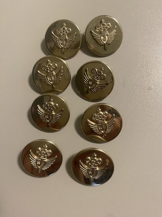 Гудзики костюмні