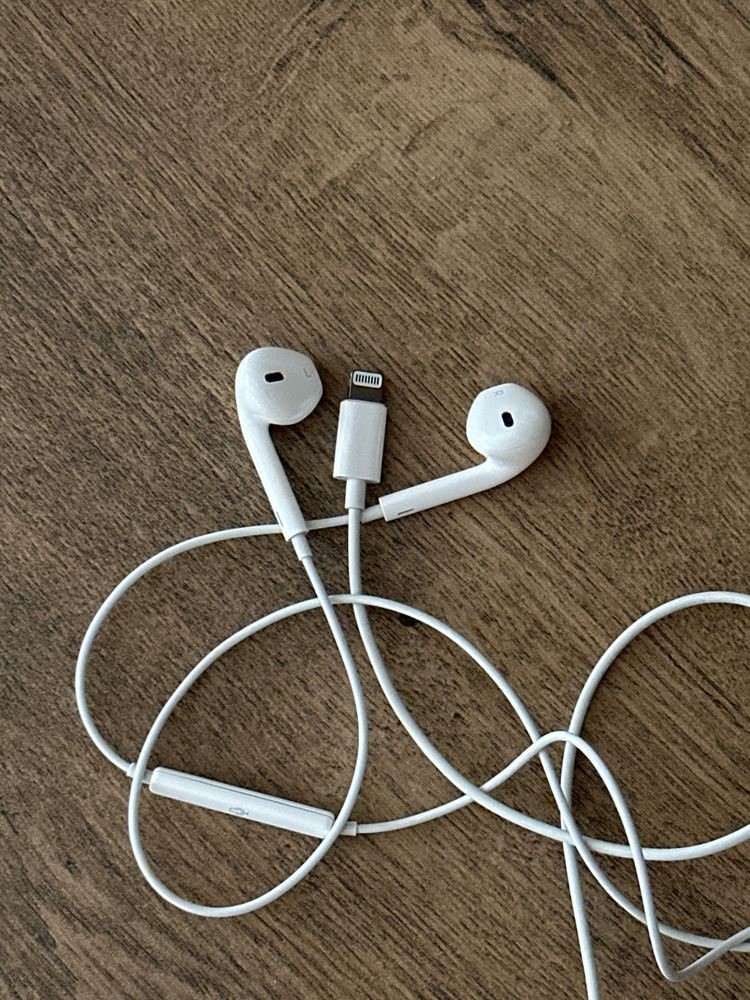 Продам Earpods Lightning