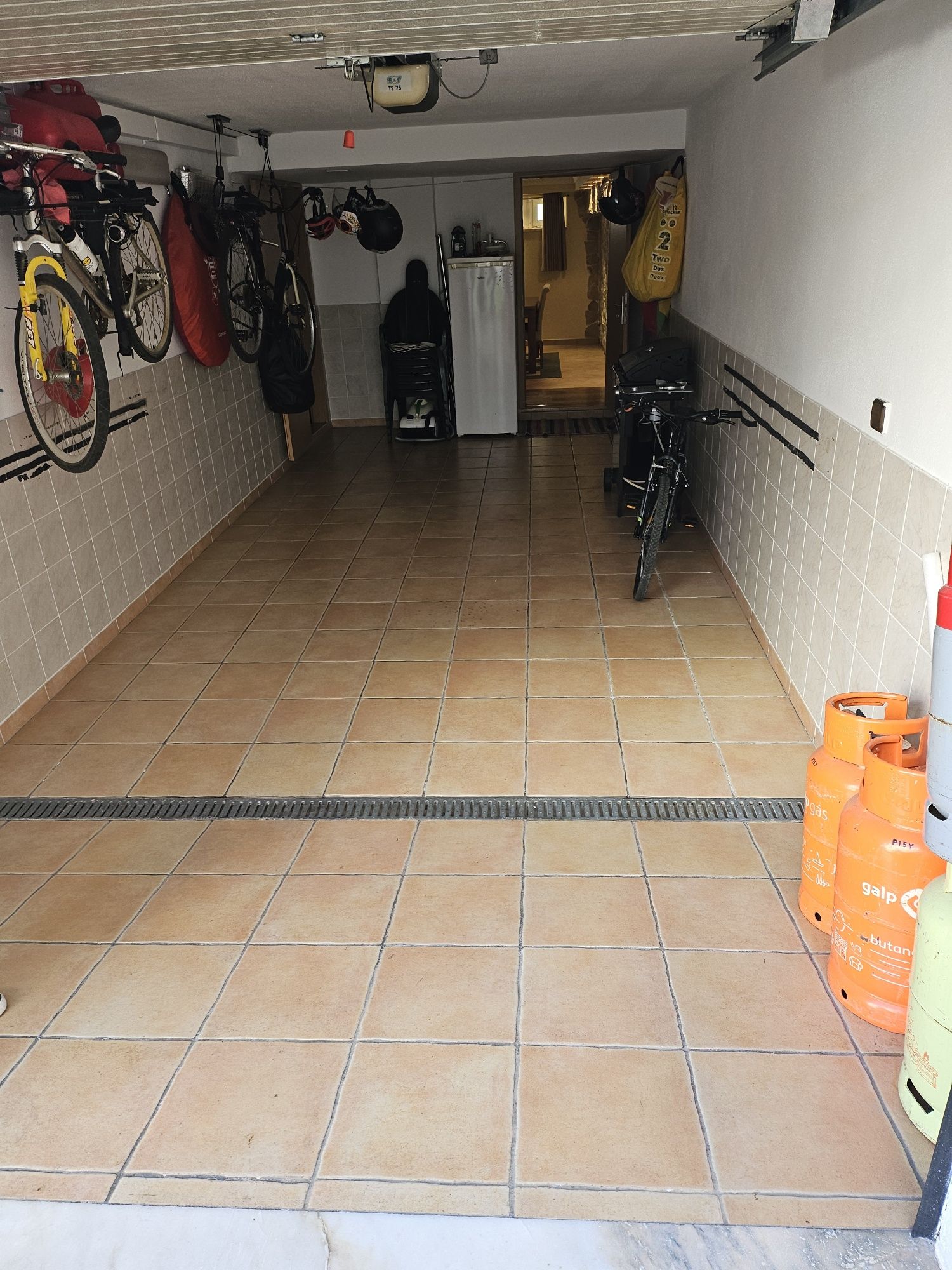 Apartamento T3+1 com garagem