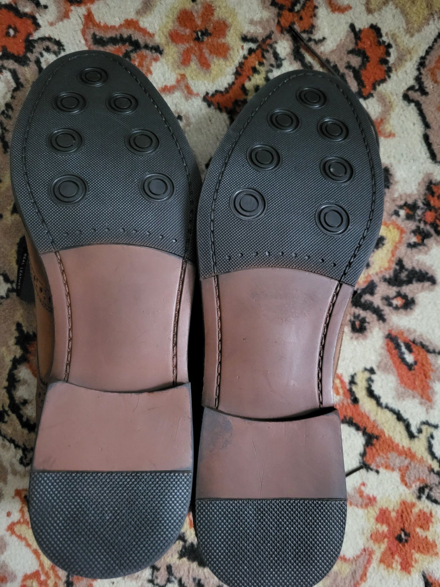 Броги "Taylor & Wright".Шкіра.Нові. Розмір UK 10 або 44,краще на 43