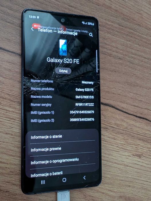 Samsung Galaxy S20 FE uszkodzony pęknięty ekran