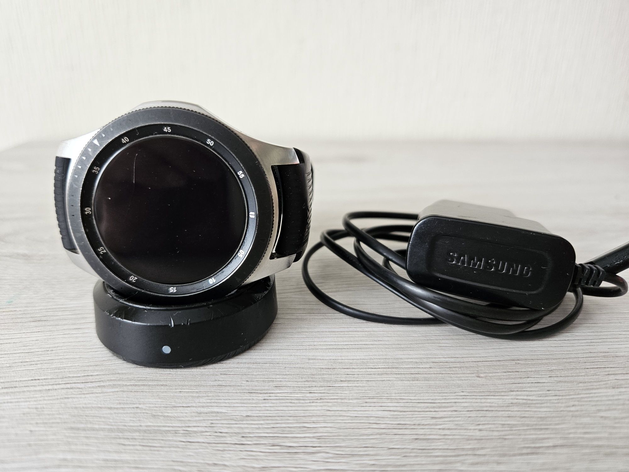 Смарт-часы SAMSUNG Galaxy Watch 46mm Silver SM-R800 бу