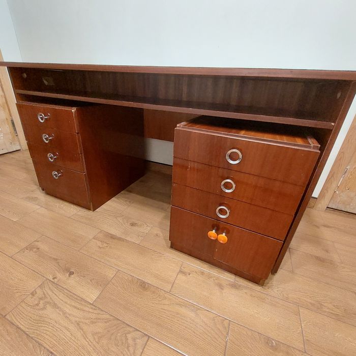 Стол двухтумбовый