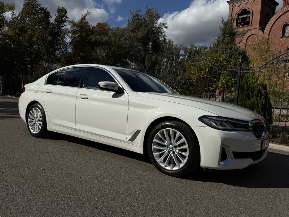 Продам машину Bmw 5 series 2.0 бензин