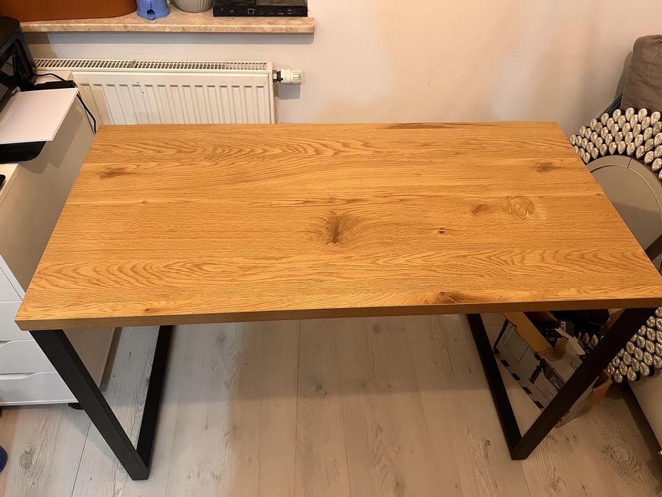 Biurko do domu czarne nogi