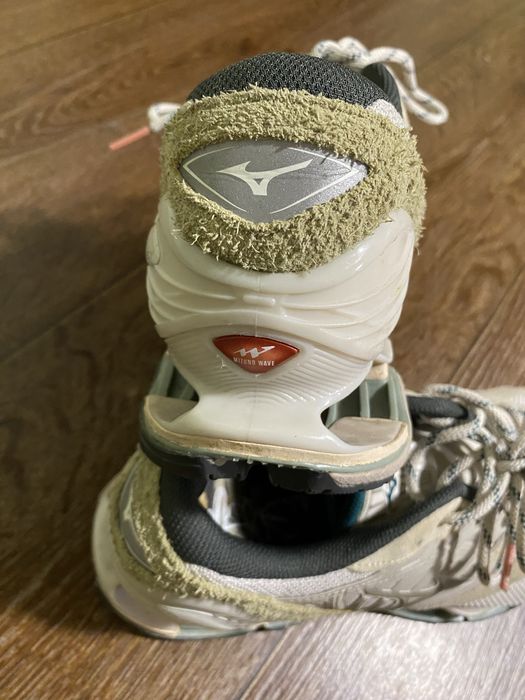 Кросівки  Mizuno чоловічі в хорошому стані