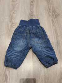 Spodnie chłopięce niemowlęce , jeansy rozmiar 62-68, bez metki