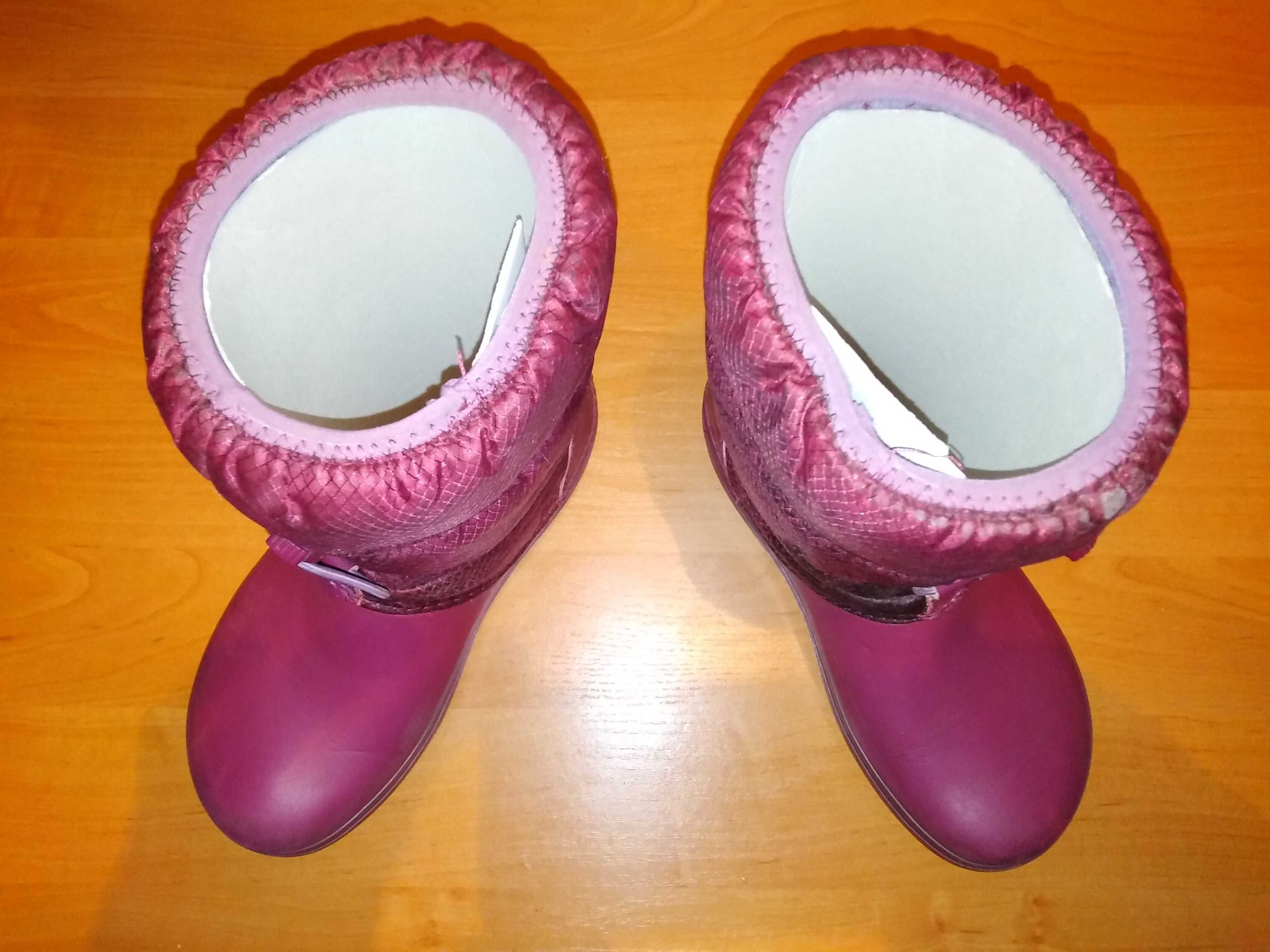 продаю рожеві чоботи 250 гривень Crocs Winter Puff Boot Kids w7