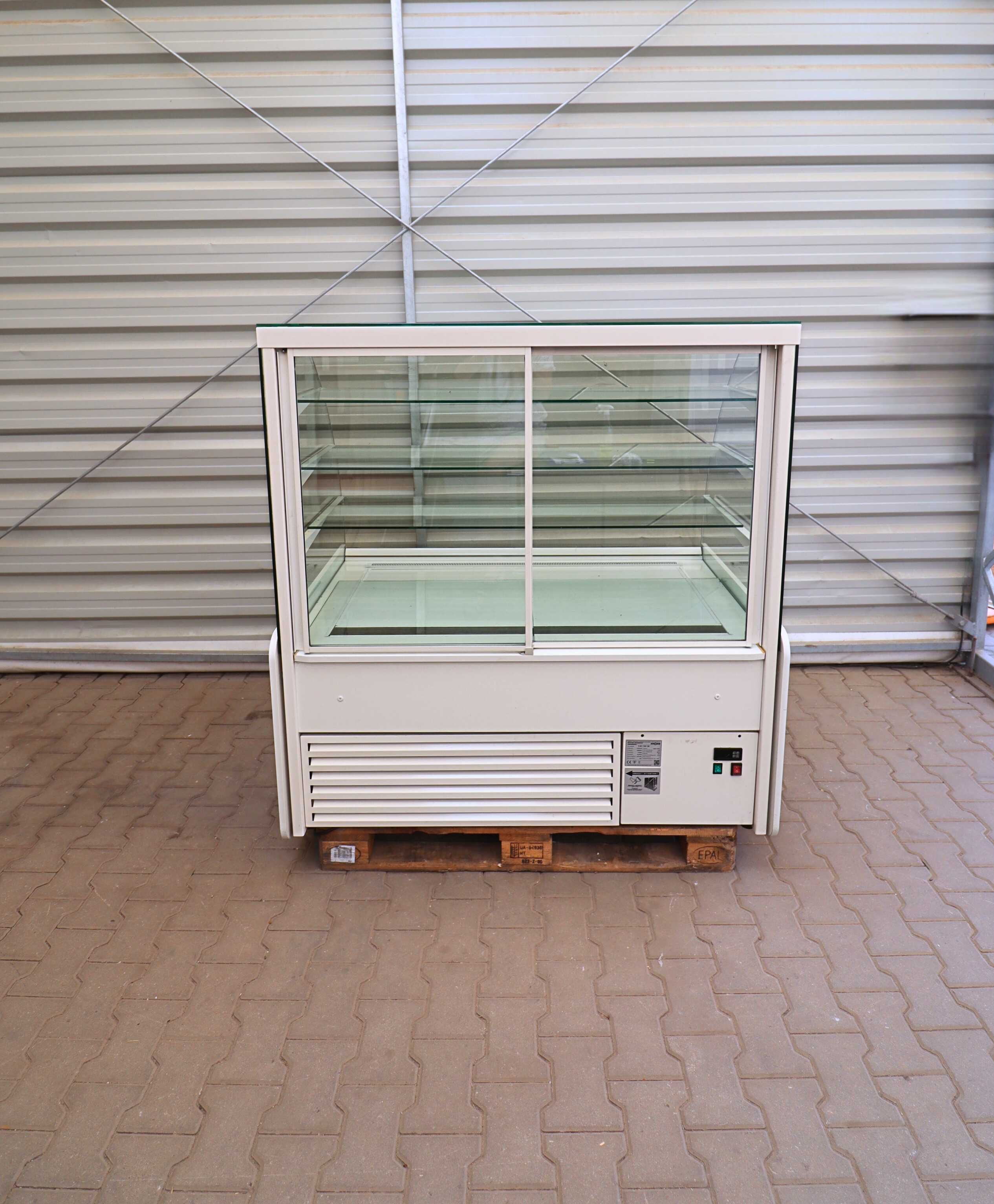 Witryna cukiernicza RAPA 138 cm