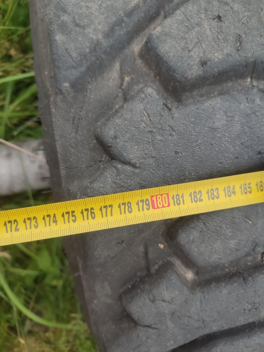 Skyjack oś z kołami wytrzymuje spokojnie 6 ton (przyczepa wywrotka wóz