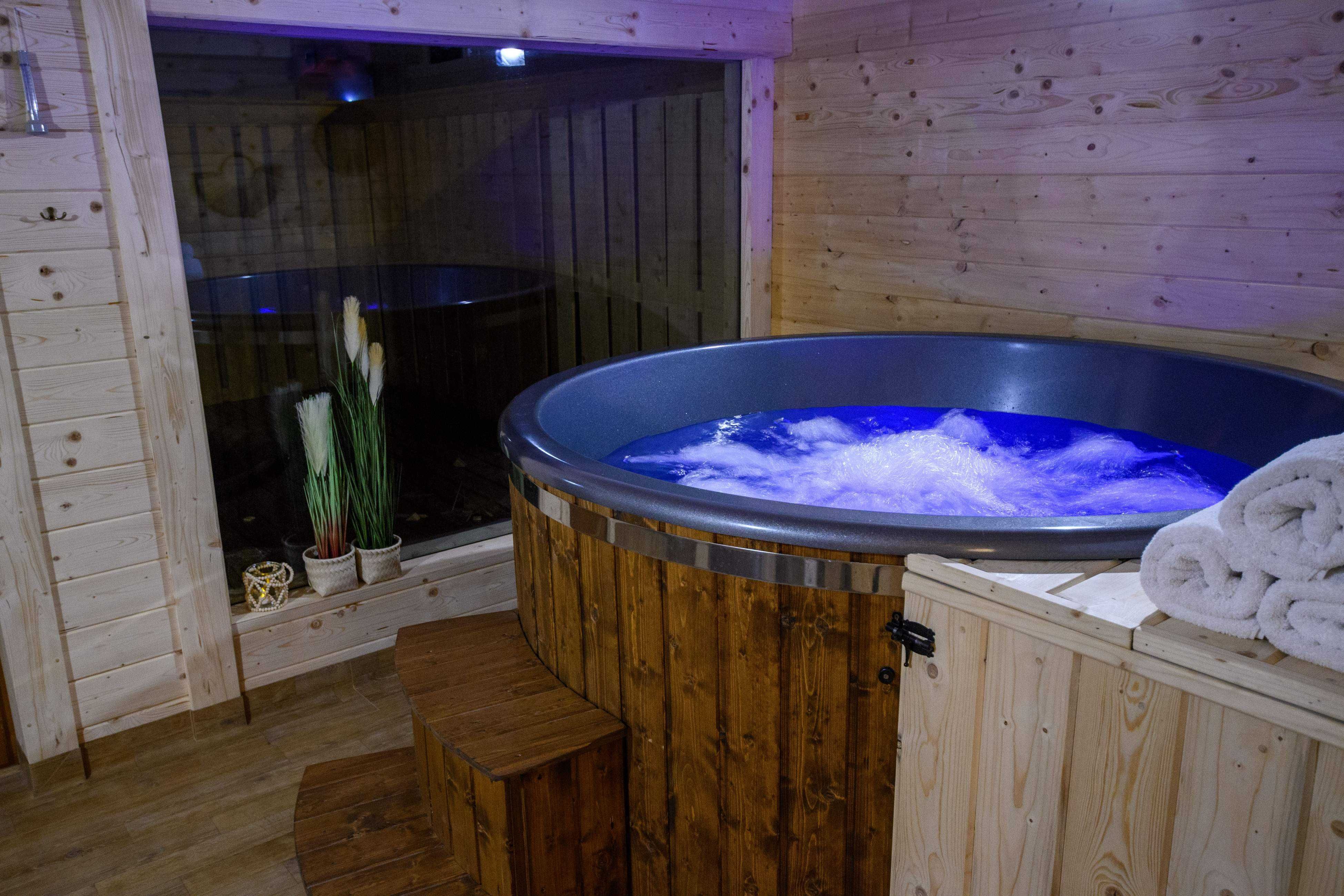 Domki Zakopiańska Osada ( domek + sauna , jacuzzi , grota solna )