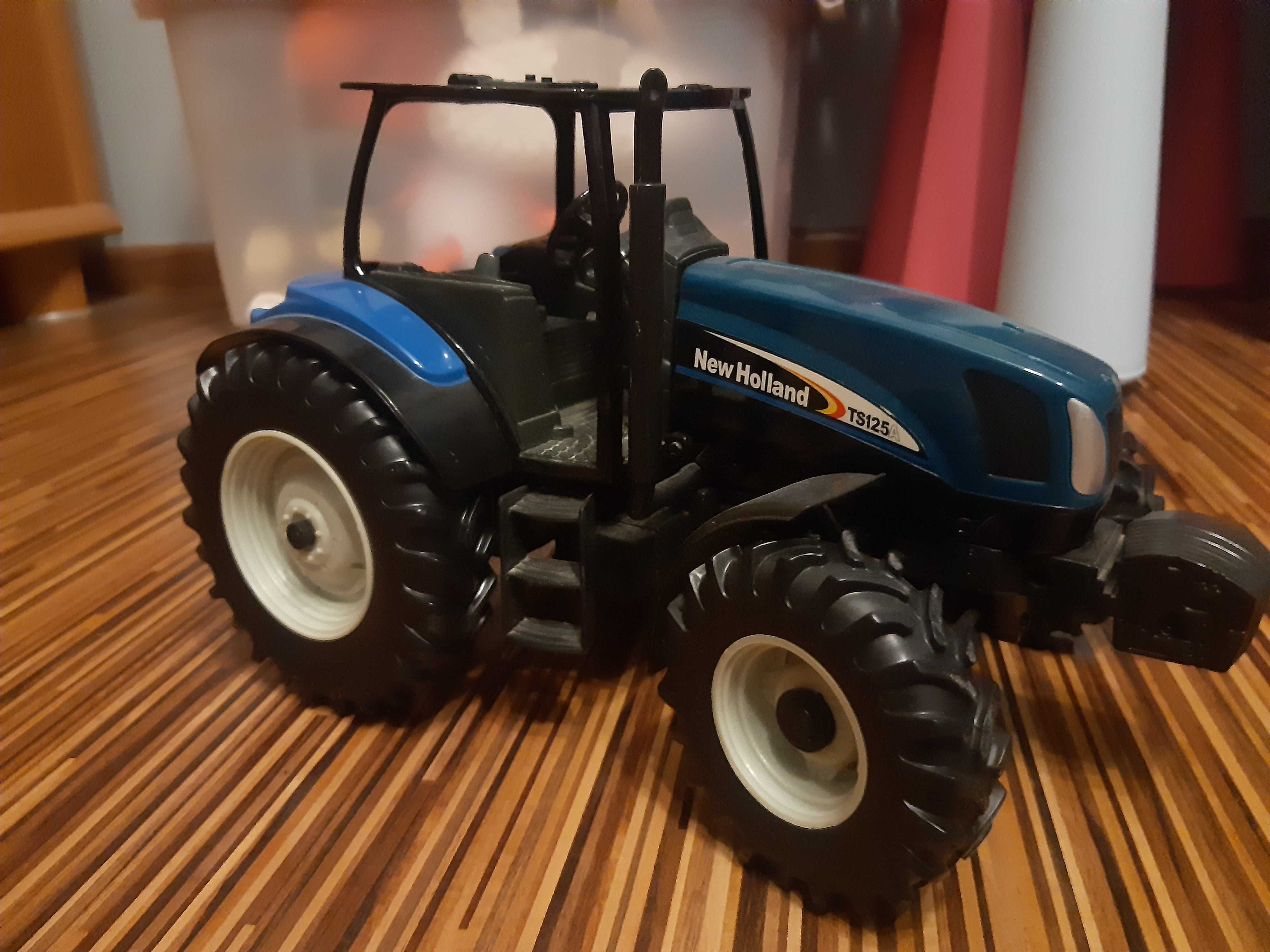 Traktor ERTL First model New Holland