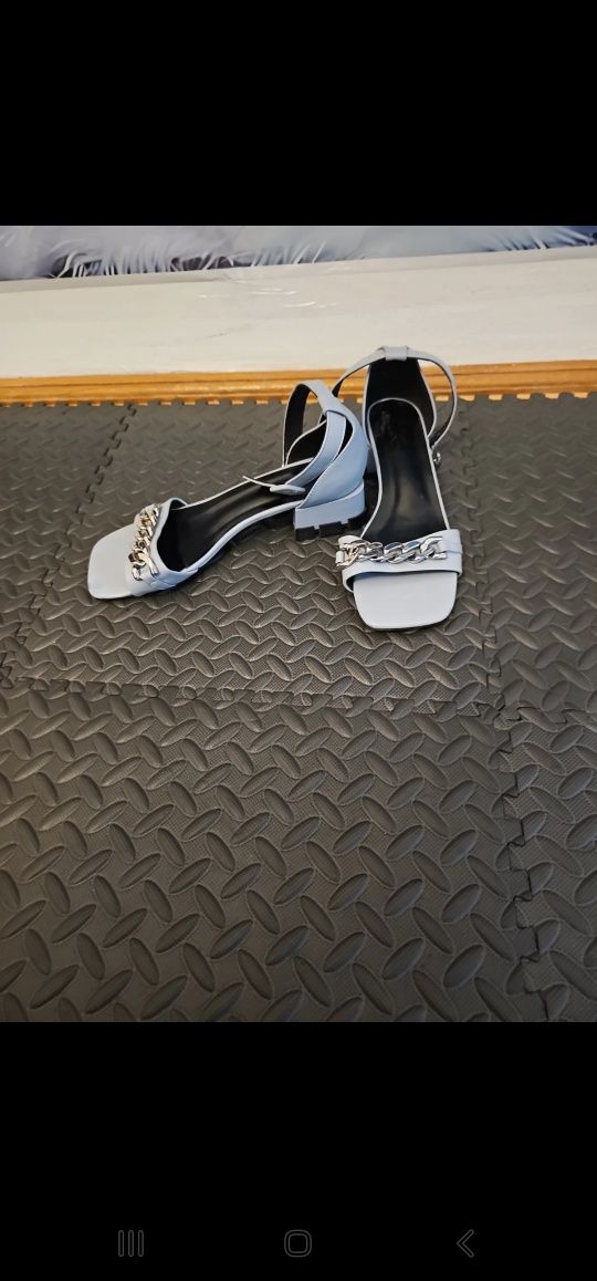 niebieskie sandały rozmiar 39