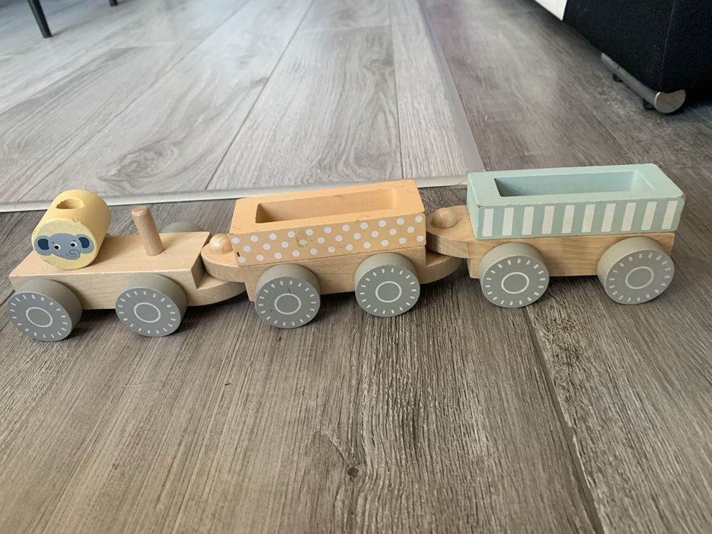 Pociąg drewniany elefun