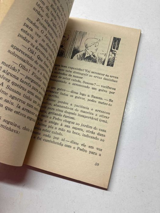 Livro - Três Vivas aos Sete (ctt editorial grátis)