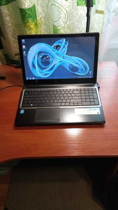 Gatewey NV570p11U Ноутбук в отличнейшем состоянии, батарея 2.5 часа