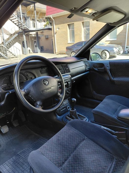 Опель вектра б, Opel vectra b