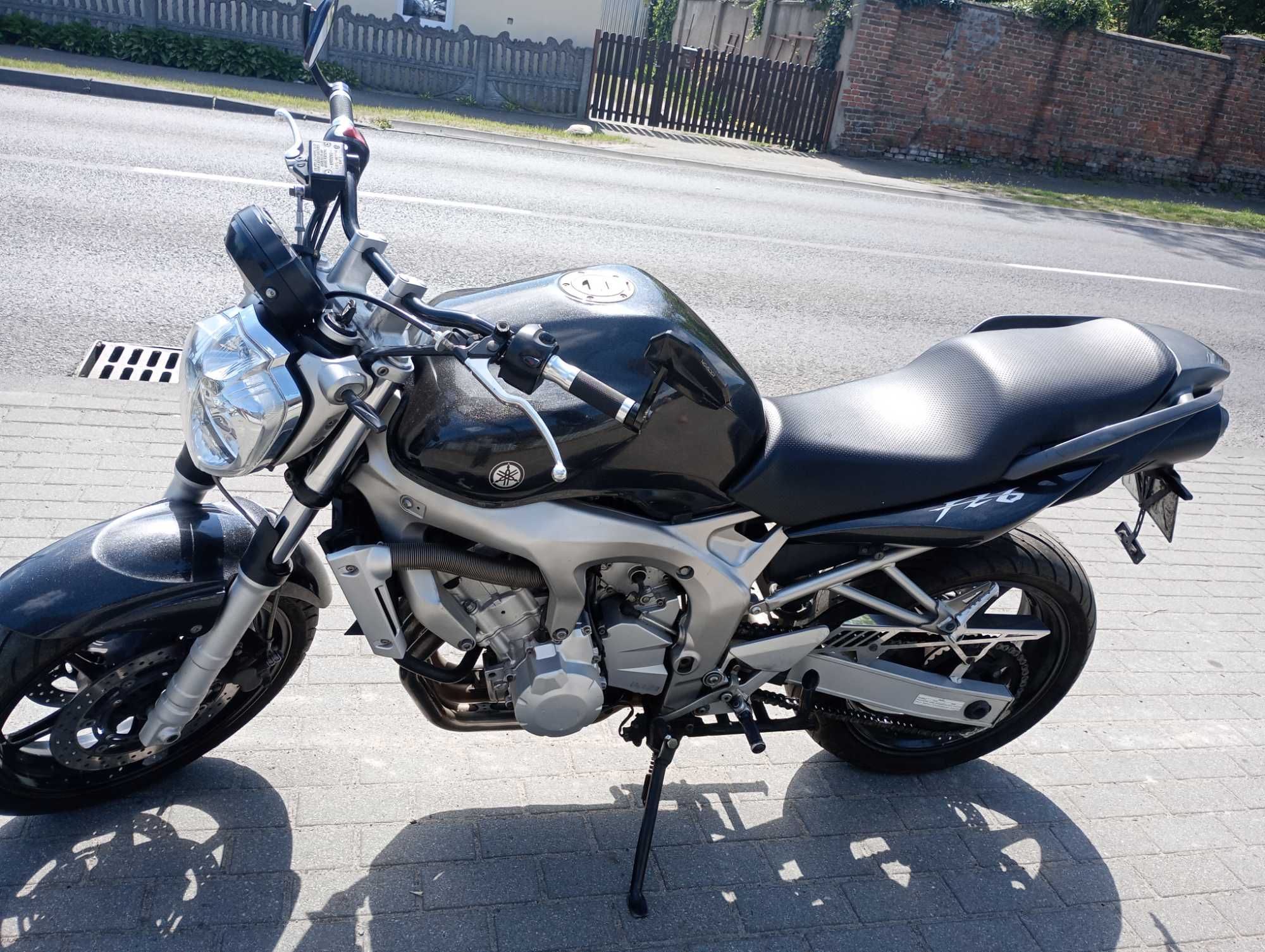 Yamaha FZ6-N Fazer