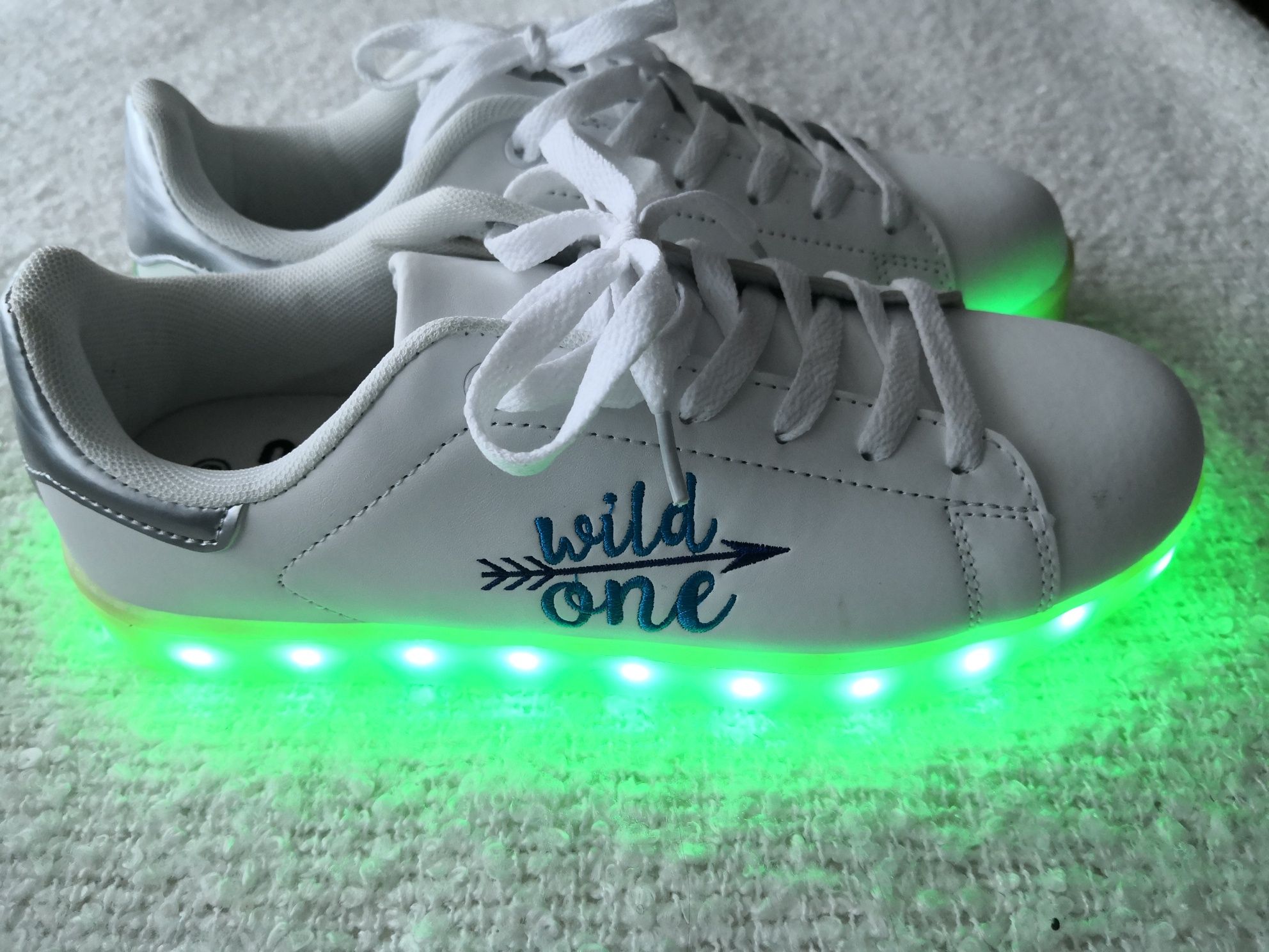 Buty ze światełkami LED Wild One 39