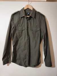 Camisa verde estilo militar