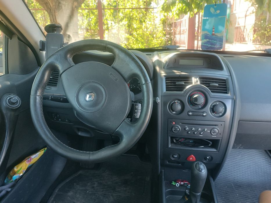 Продаю Рено Меган 2