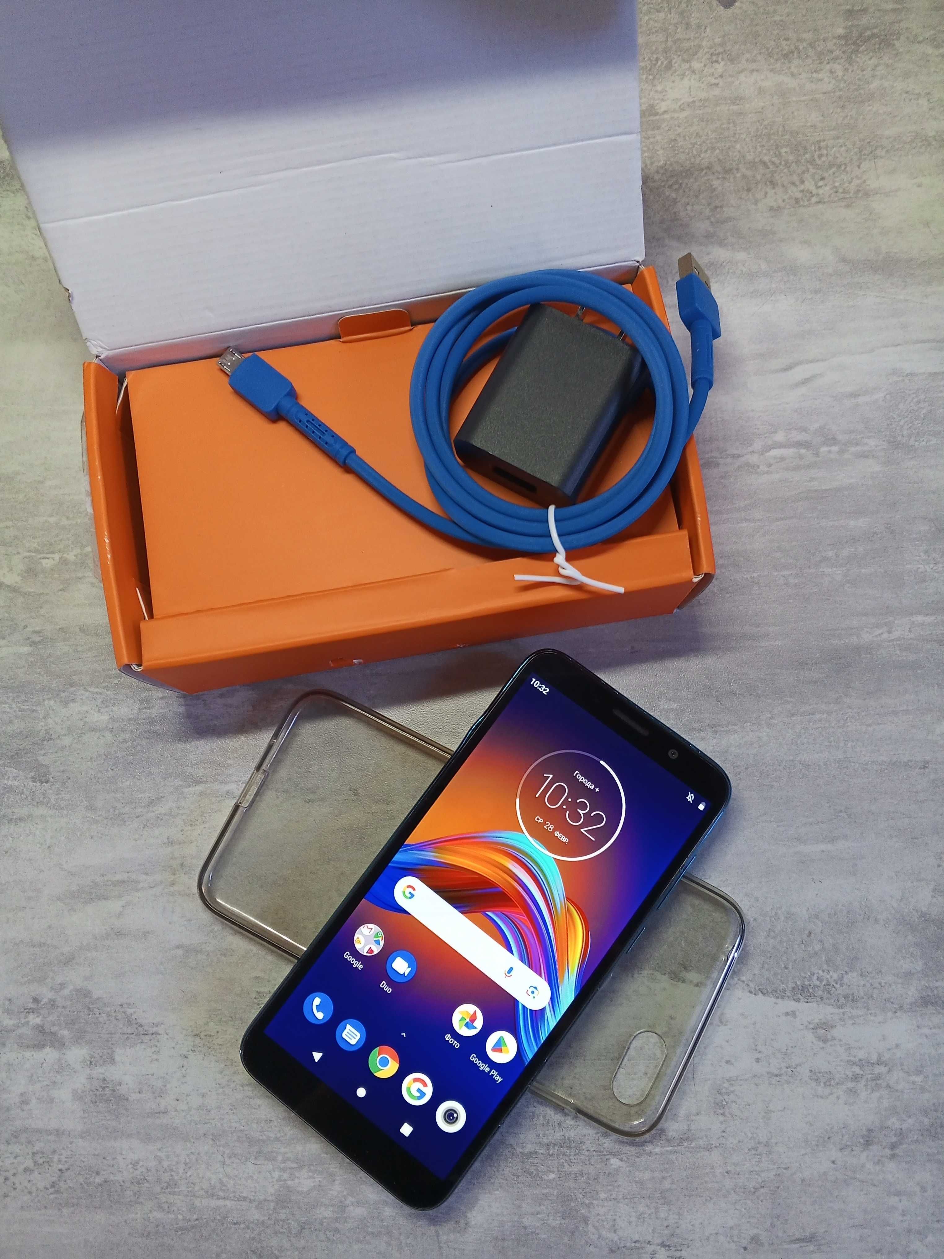 Продам смартфон Moto (Motorola) E6 play