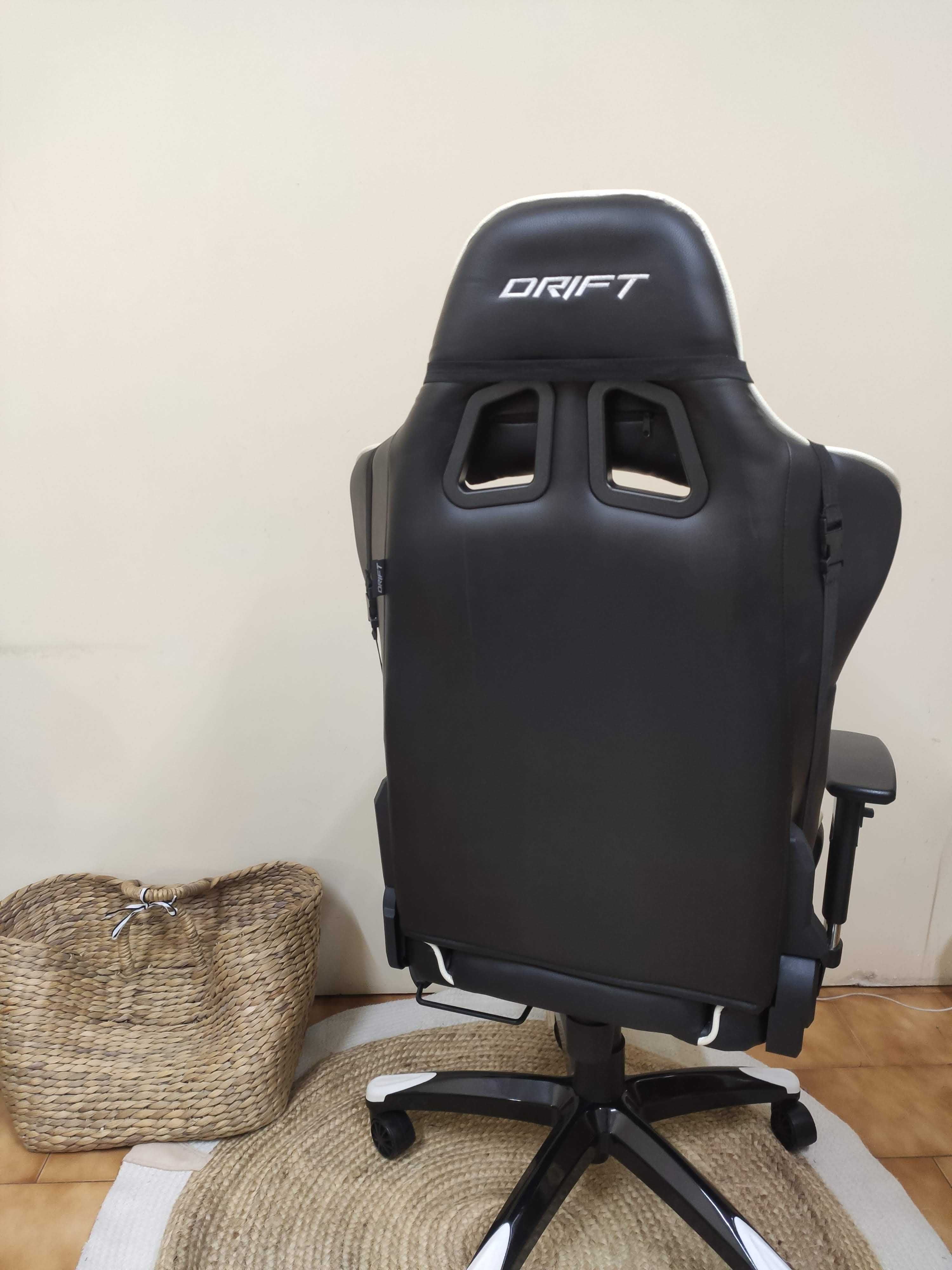 Cadeira Gaming Drift DR300 - Preto | Branco