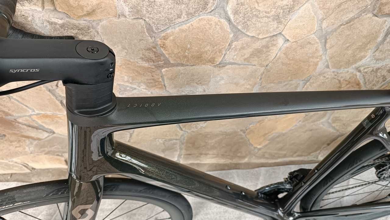 Карбоновий шосейний велосипед Scott Addict Rival eTap Powermetr