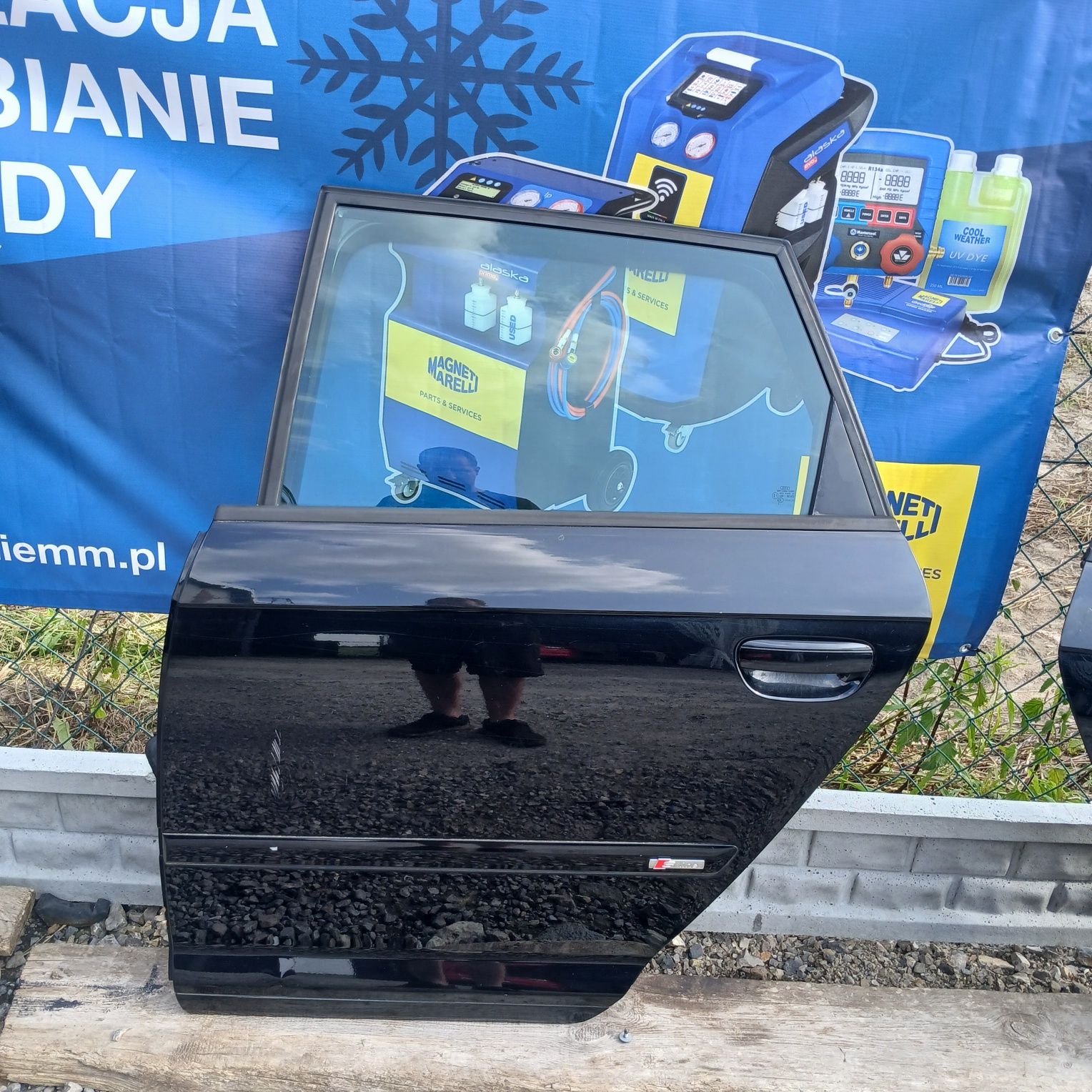 Poszycie drzwi lewy tył Audi a3 8p ly9b