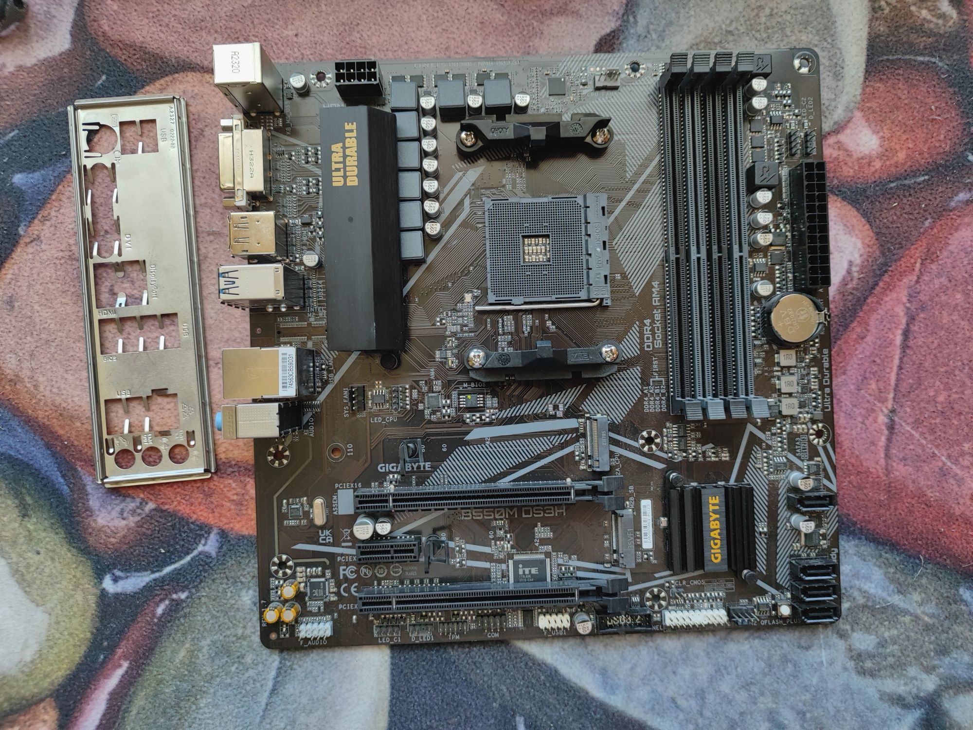 Материнська плата Gigabyte B550M DS3H (AM4, DDR4)