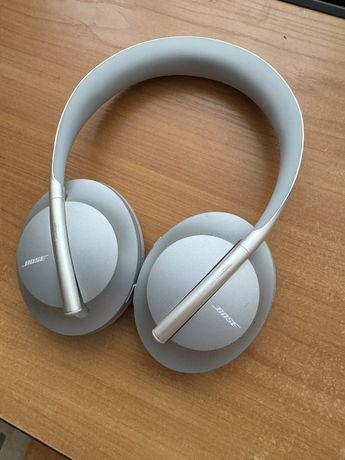 Bose nc Headphones 700