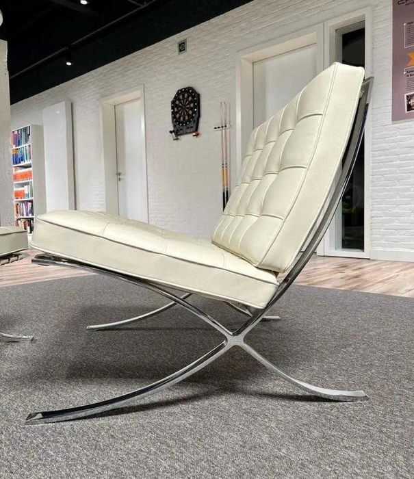 Cadeirão Knoll Barcelona com mesa