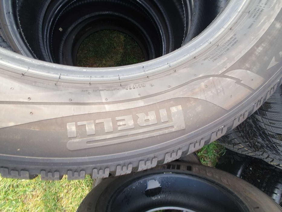 A30# Opony uzywane zimowe 235/45/18" Hankook