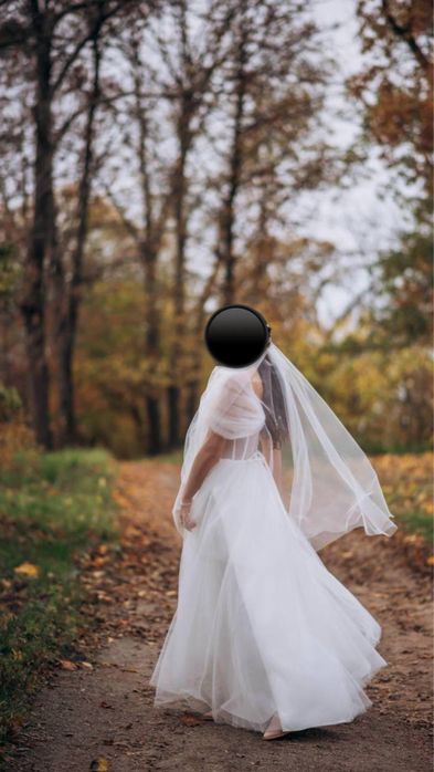 Продам весільну сукню