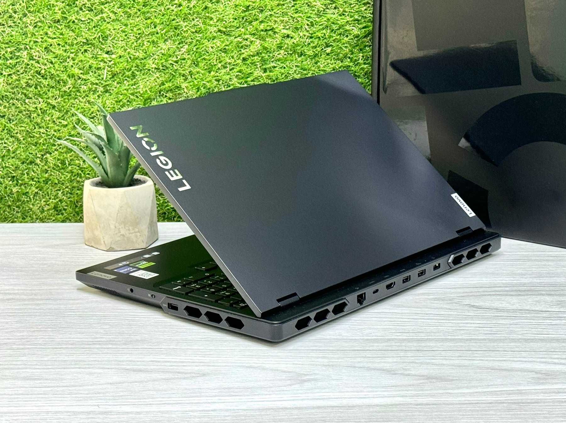 Потужний ігровий Lenovo Legion Pro 7 / RTX 4080 / Intel i9-14900HX