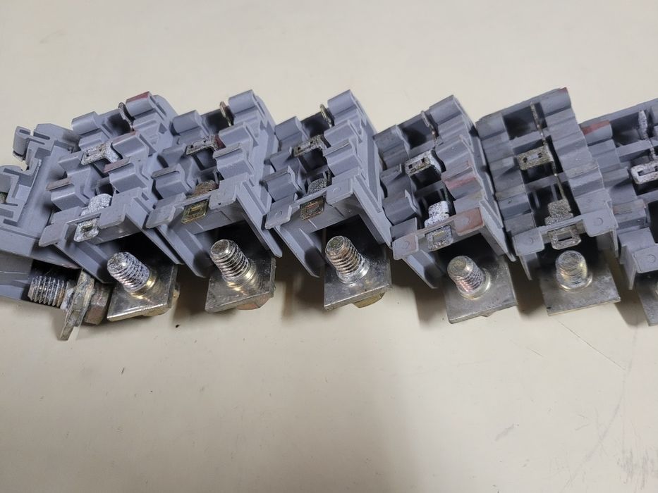 Zacisk śrubowy na szynę DIN 150mm2 Entrelec 5156, 7 sztuk, nieużywane