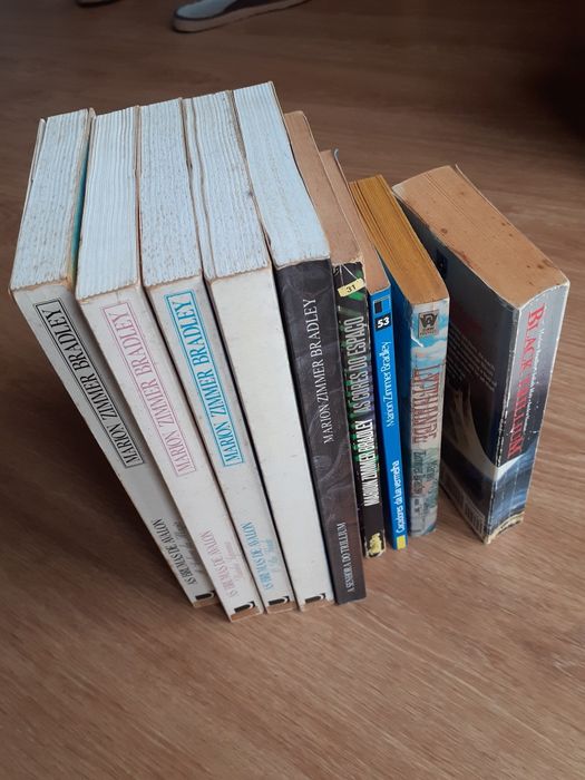 Livros de Marion Zimmer Bradley