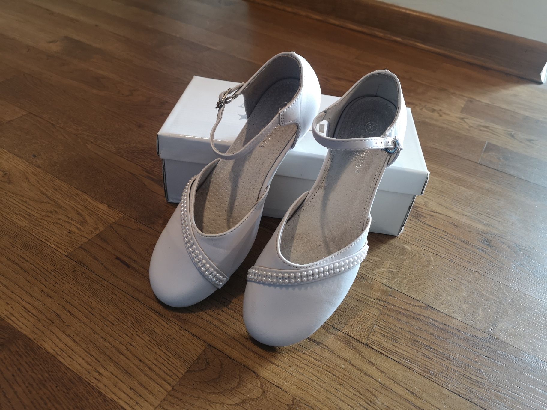 Buty komunijne 35