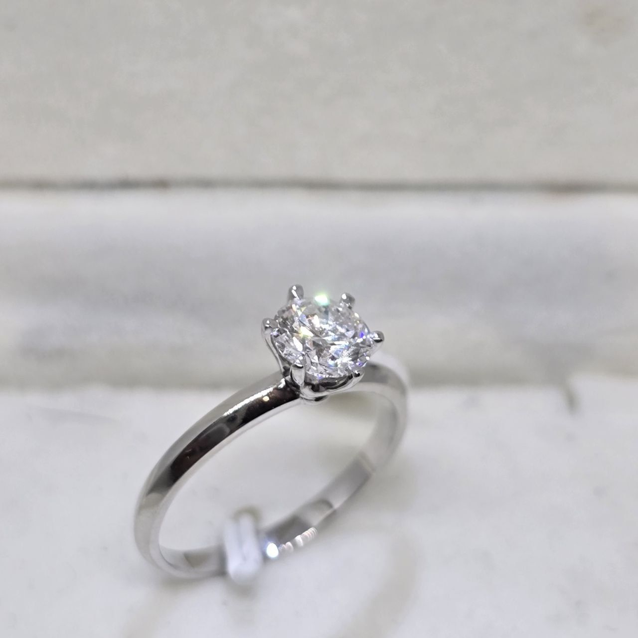 1.16 ct E/VVS1 Excellent бриллиант, сертификат. Золотое кольцо