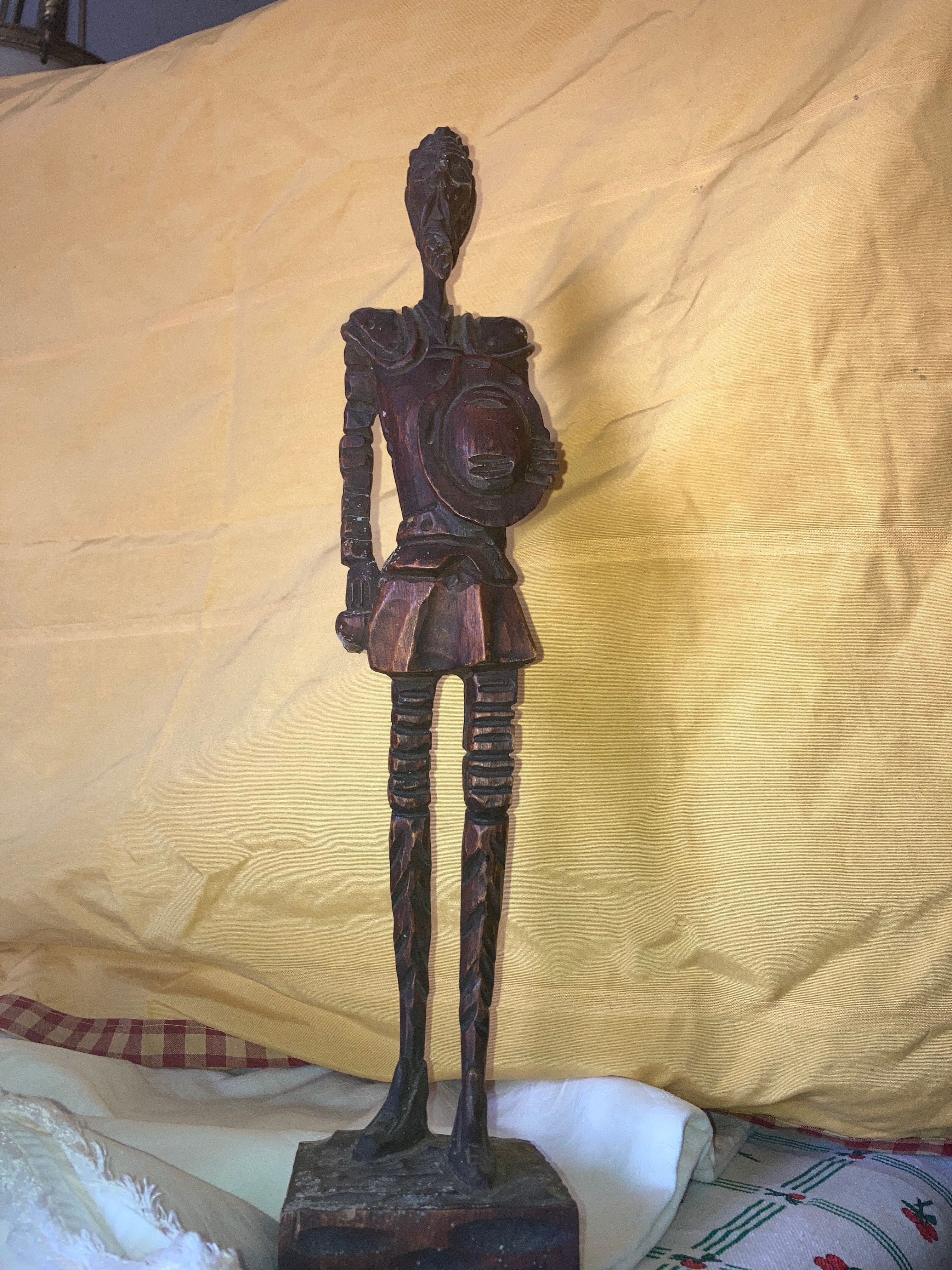 Escultura em madeira feita à mão. Dom Quixote antiga espólio . 46 cm