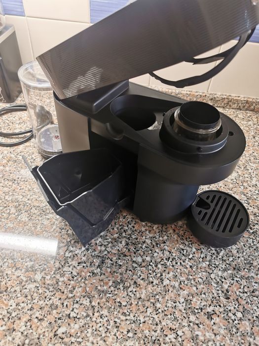 Máquina de café Nespresso vertuo