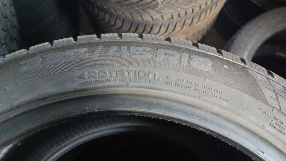 Nokian 235/45R18 4 szt.